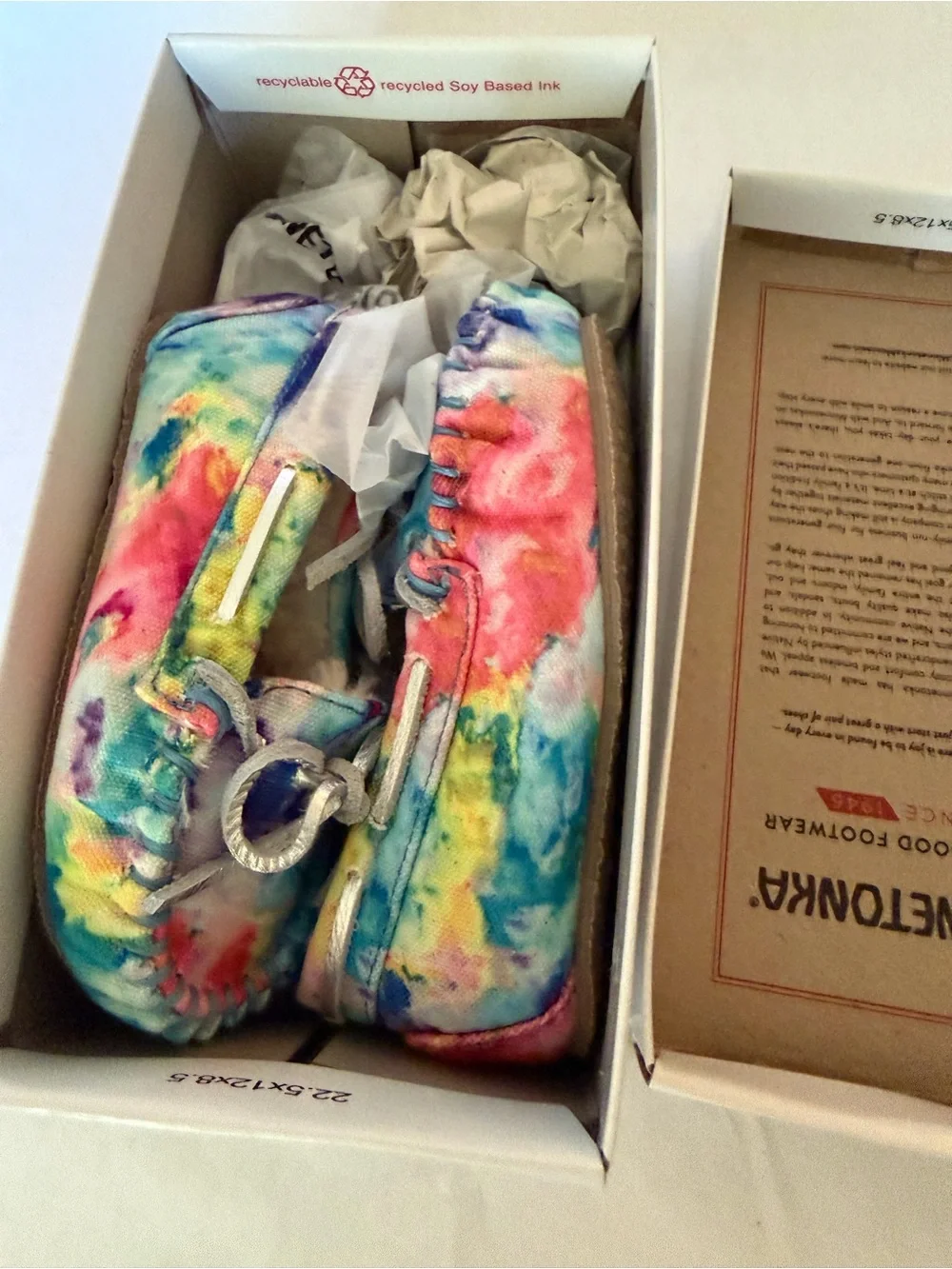 Minnetonka Tie-Dye Faux Fur Lined Kids Moccasin Slippers - Multi